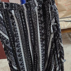 Women within black and white skirt 22w skirt item #39